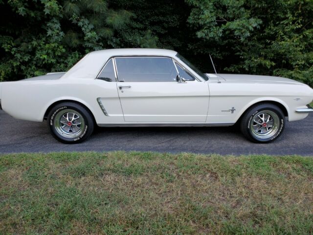 Ford Mustang 1965 image number 0