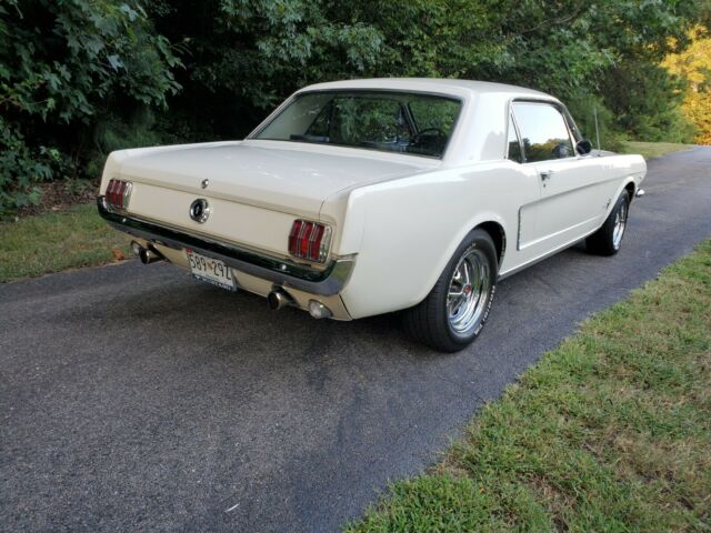 Ford Mustang 1965 image number 1