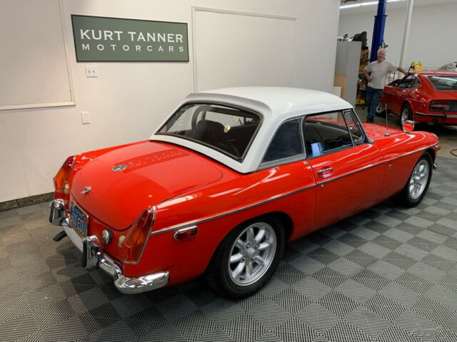 MG MGB 1970 image number 19