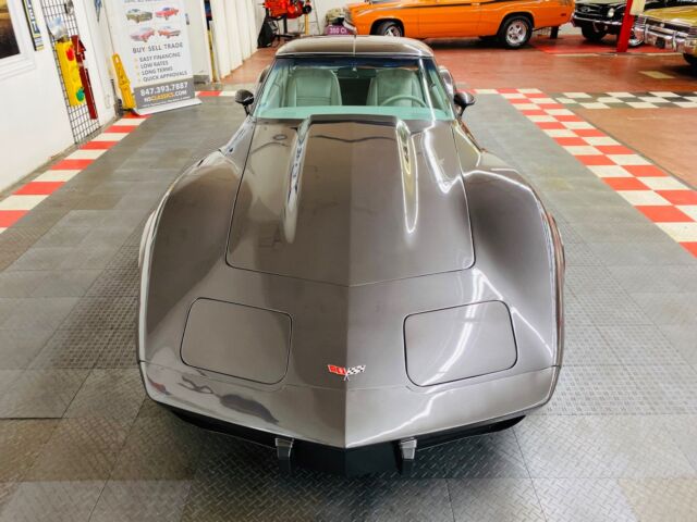 Chevrolet Corvette 1977 image number 3