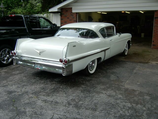 Cadillac DeVille 1957 image number 10