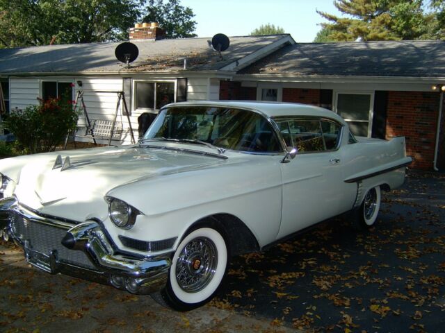 Cadillac DeVille 1957 image number 19