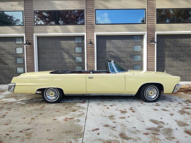 Chrysler Imperial 1966 image number 25