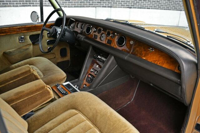 Rolls-Royce Silver Shadow 1974 image number 44