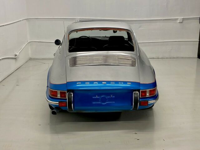 Porsche 911 1970 image number 2