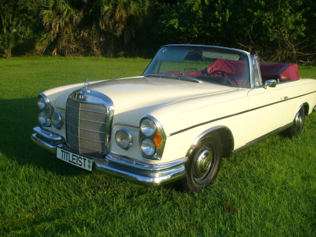 Mercedes-Benz 200-Series 1967 image number 0