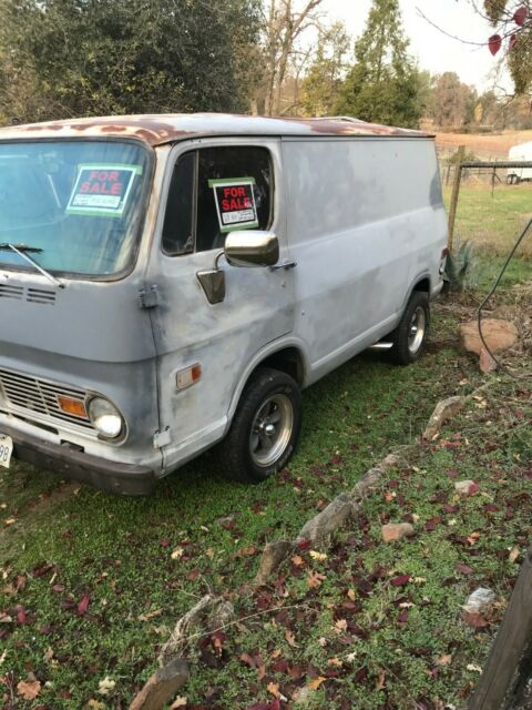 Chevrolet G10 Van 1968 image number 1