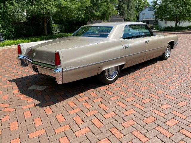 Cadillac DeVille 1969 image number 43