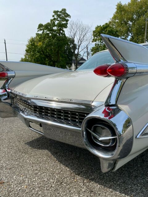 Cadillac Fleetwood 1959 image number 15