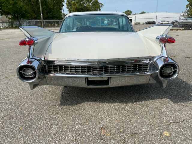 Cadillac Fleetwood 1959 image number 17