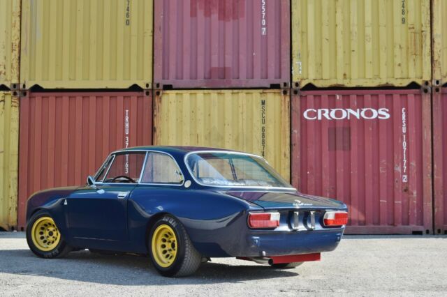 Alfa Romeo GTV 1971 image number 1