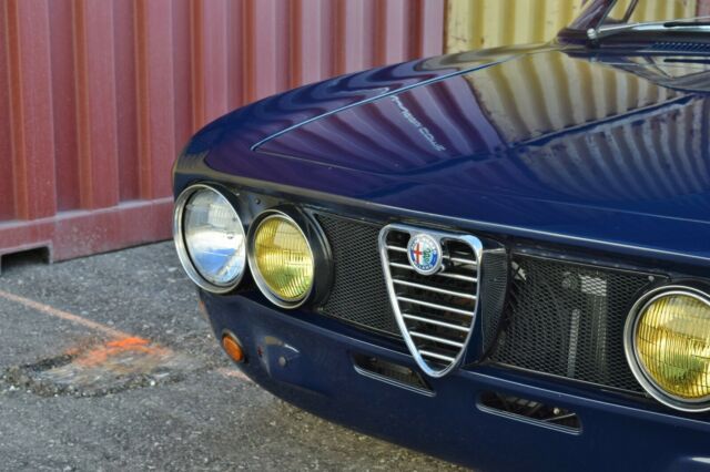 Alfa Romeo GTV 1971 image number 32