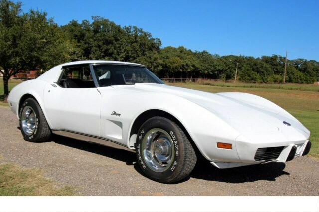 Chevrolet Corvette 1976 image number 0