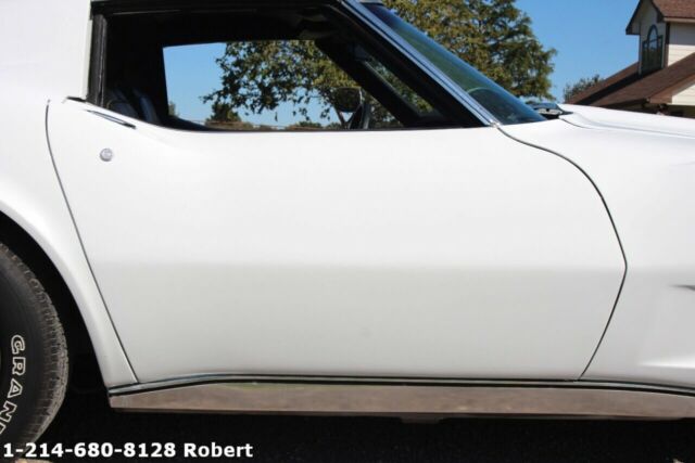 Chevrolet Corvette 1976 image number 33