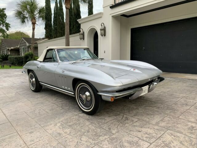 Chevrolet Corvette 1965 image number 2