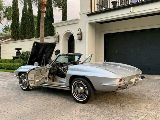 Chevrolet Corvette 1965 image number 35