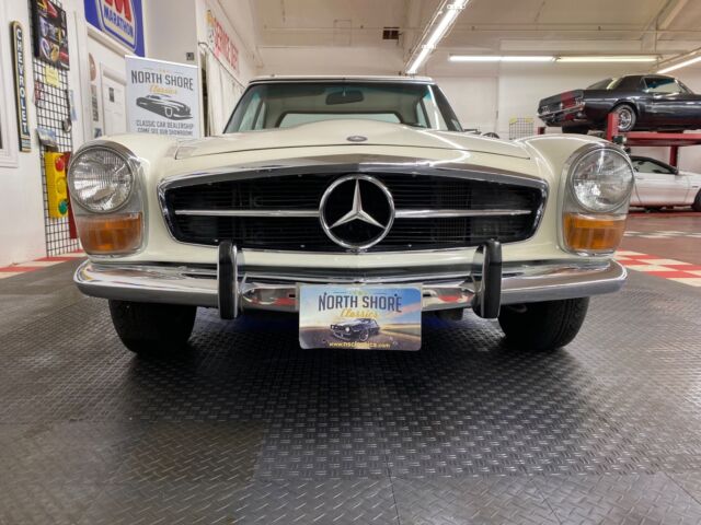 Mercedes-Benz SL-Class 1971 image number 9