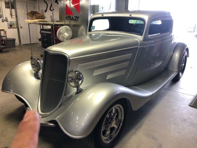 Ford 3 Window Coupe 1933 image number 0