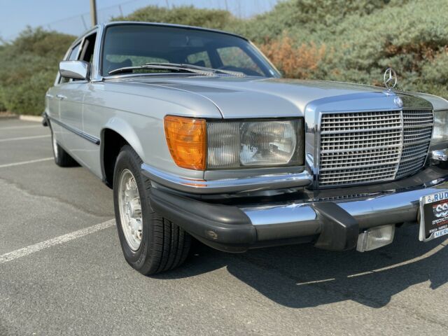 Mercedes-Benz 400-Series 1979 image number 16