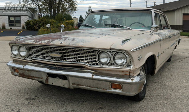 Ford Galaxie 1963 image number 10