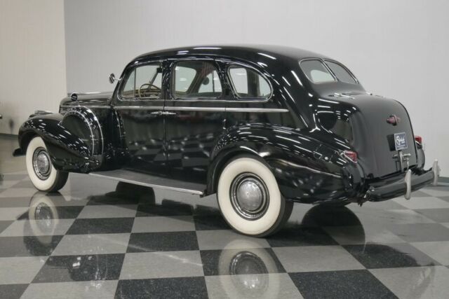 Buick Series 80 1940 image number 32