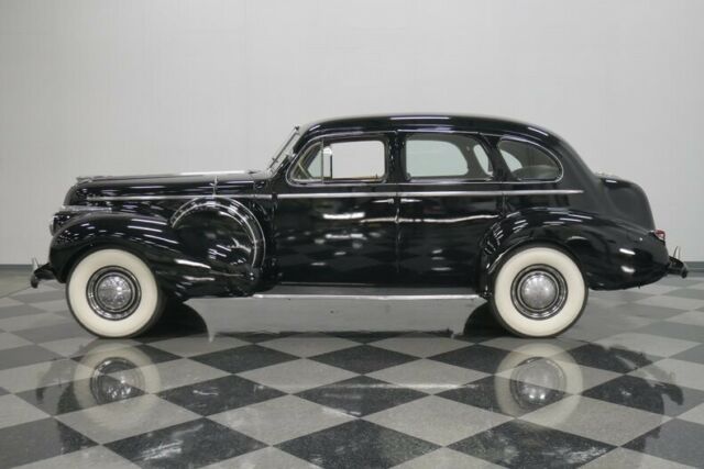 Buick Series 80 1940 image number 7