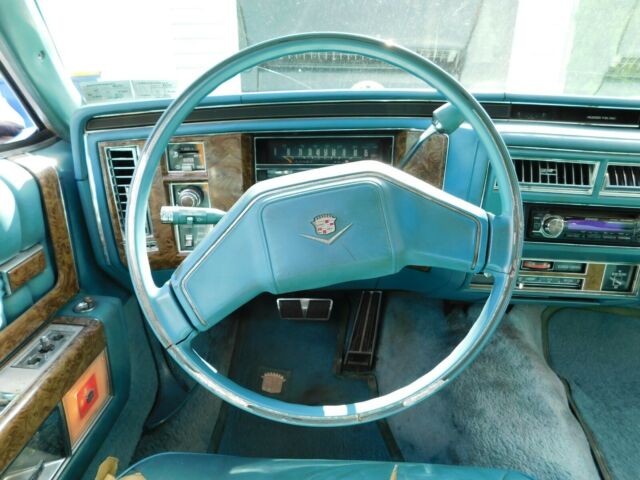 Cadillac DeVille 1979 image number 9