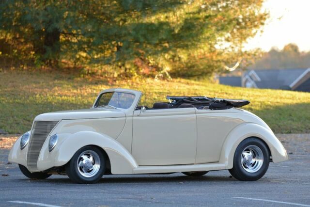 Ford Street Rod Convertible 1937 image number 1