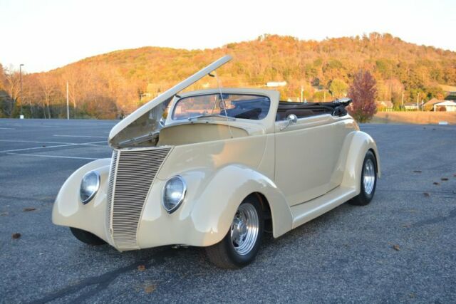 Ford Street Rod Convertible 1937 image number 42