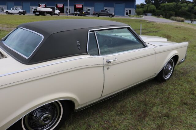 Lincoln Continental 1969 image number 31