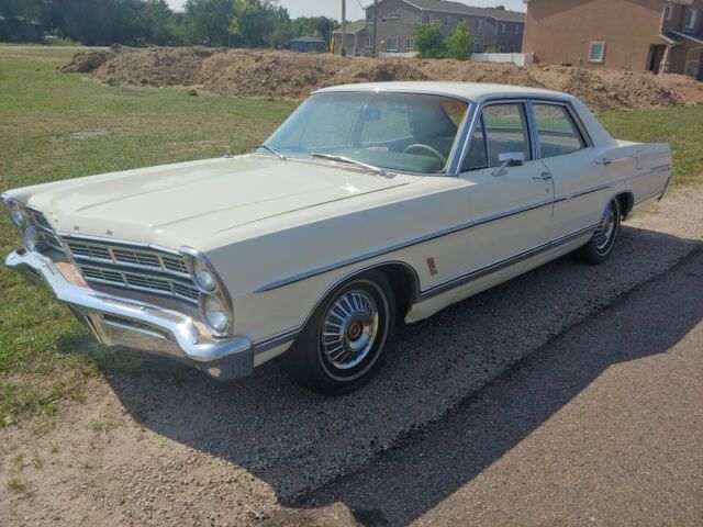 Ford Galaxie 1967 image number 1