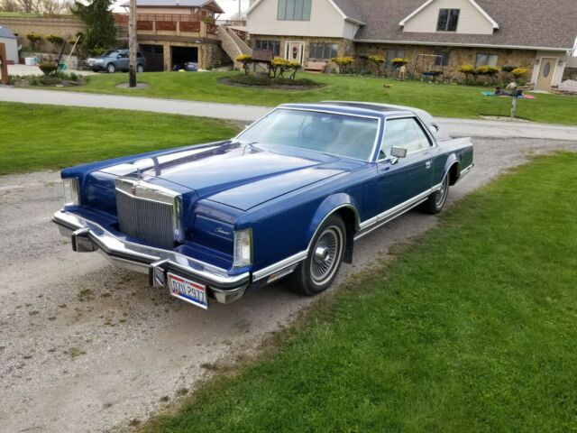 Lincoln Continental 1977 image number 0