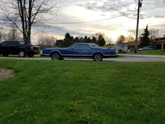 Lincoln Continental 1977 image number 18