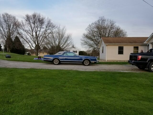 Lincoln Continental 1977 image number 25