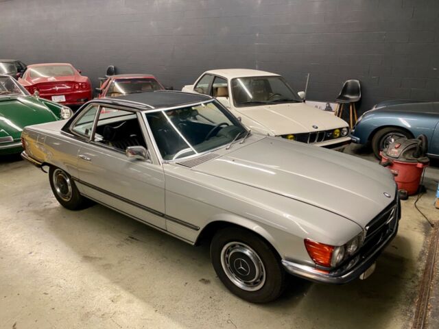 Mercedes-Benz SL-Class 1972 image number 0