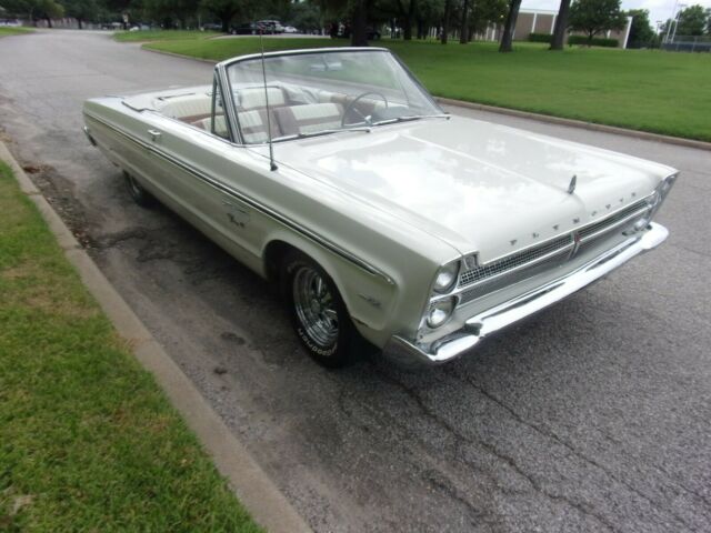 Plymouth Fury 1965 image number 1