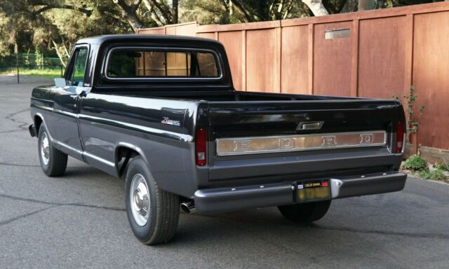 Ford F-250 1967 image number 1