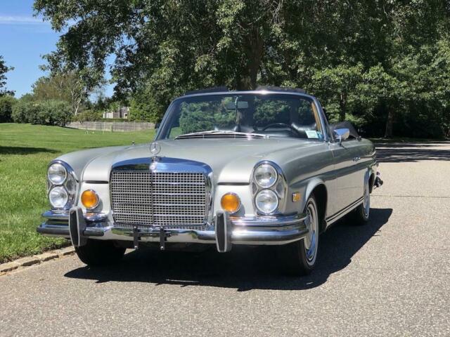 Mercedes-Benz 200-Series 1970 image number 14