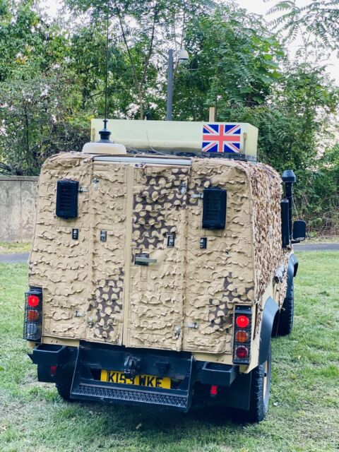 Land Rover defender 110 1973 image number 5