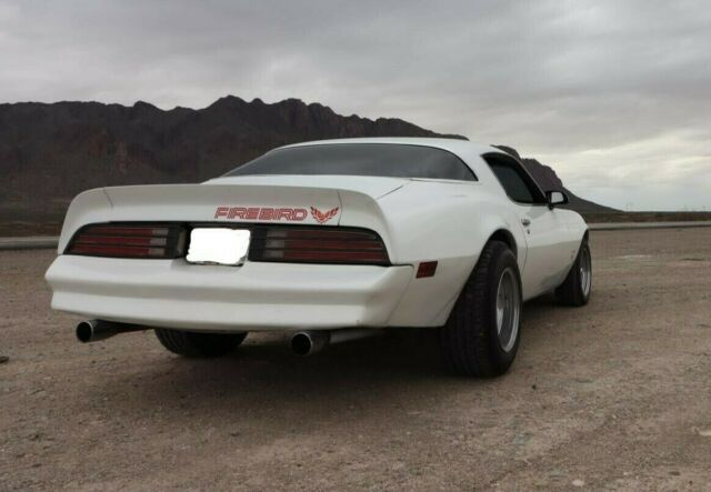 Pontiac Firebird 1978 image number 4