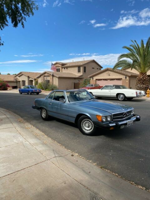 Mercedes-Benz SL-Class 1979 image number 0