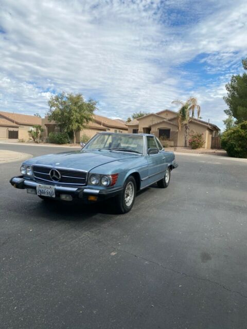 Mercedes-Benz SL-Class 1979 image number 19