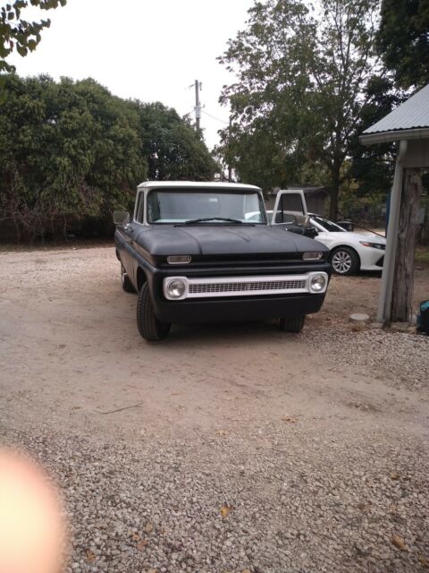 Chevrolet C-10 1965 image number 2