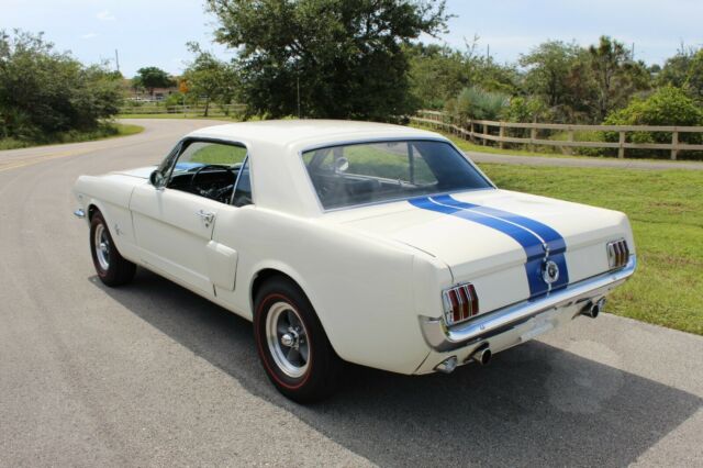 Ford Mustang 1965 image number 30