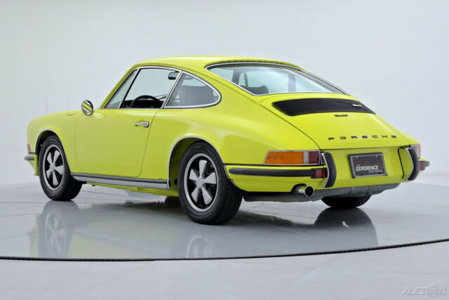 Porsche 911 1972 image number 2