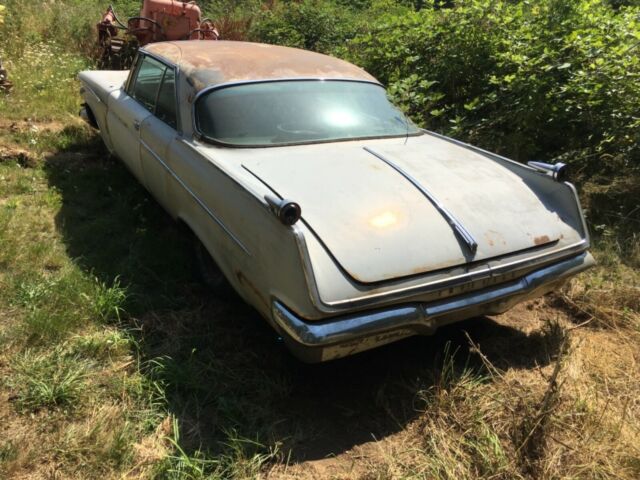 Chrysler Imperial 1962 image number 2