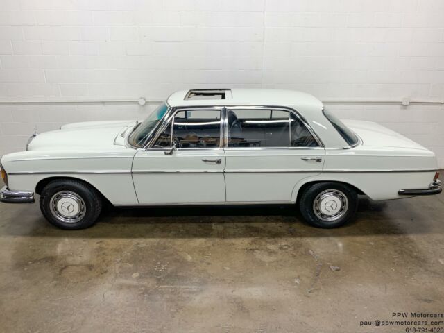 Mercedes-Benz 300-Series 1968 image number 18