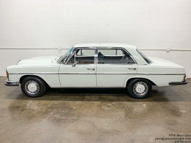 Mercedes-Benz 300-Series 1968 image number 3