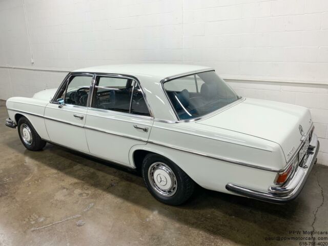 Mercedes-Benz 300-Series 1968 image number 5