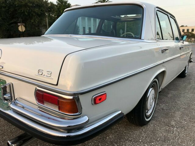 Mercedes-Benz 300-Series 1970 image number 44